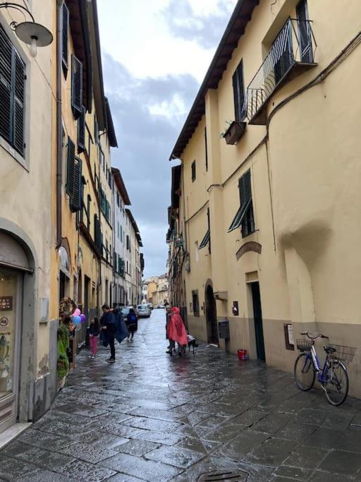 Dimora Leonardo. Centro Storico. Appartement Lucca Buitenkant foto